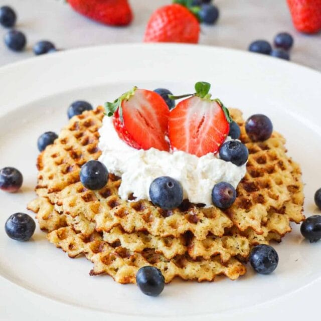 Easy low-carb waffles recipe (Gluten-free and keto) - Here To Cook